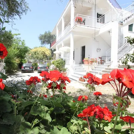 Apartment Angeliki &